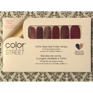 Color Street 16 Nail Strips/Press-on in “Rose Goes”